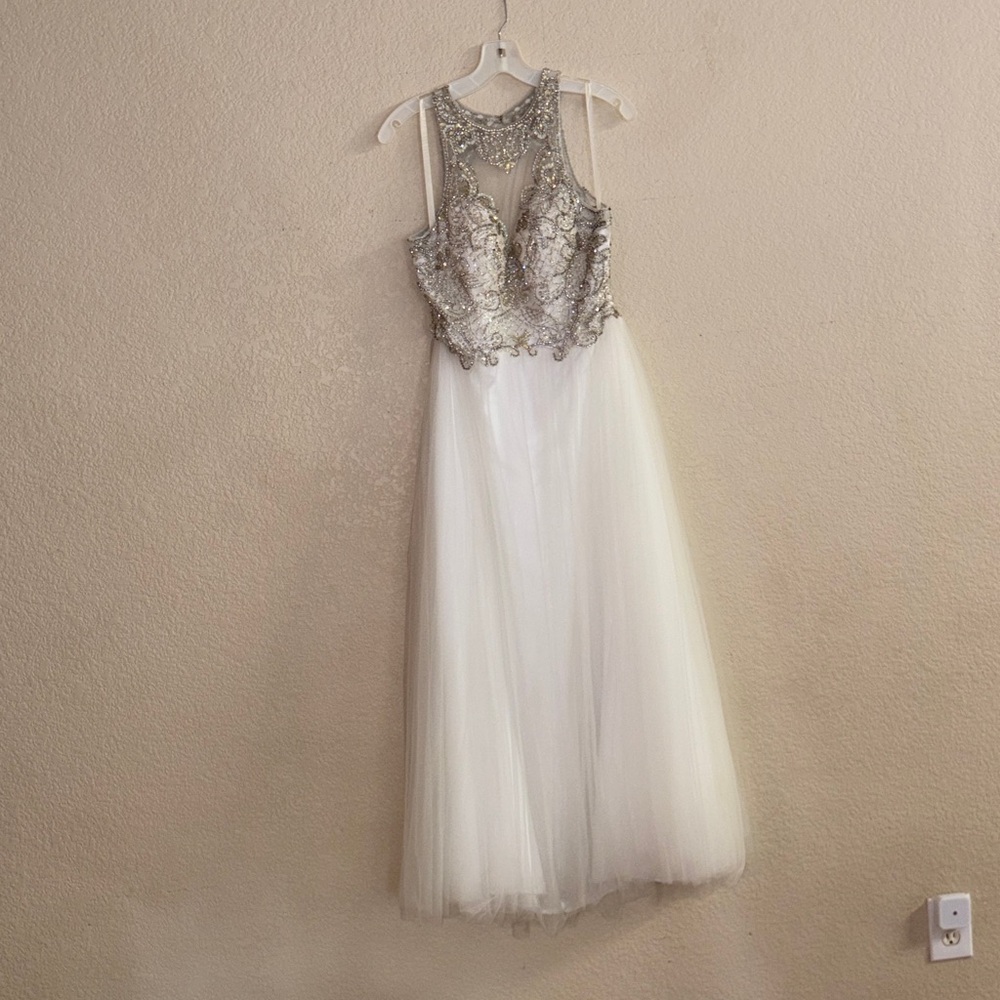 Elegant White and Silver Wedding/prom dress